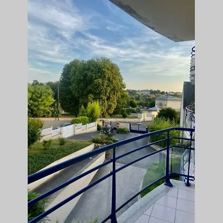 Daire Bel Appartement Lumineux Avec Balcon Chantilly